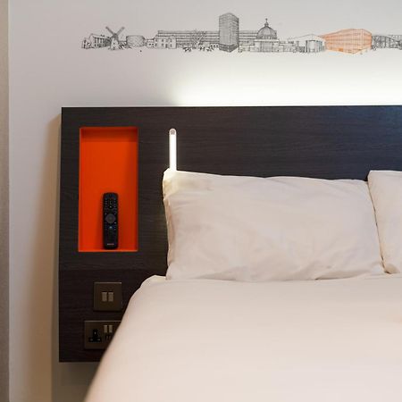 Easyhotel Milton Keynes Luaran gambar