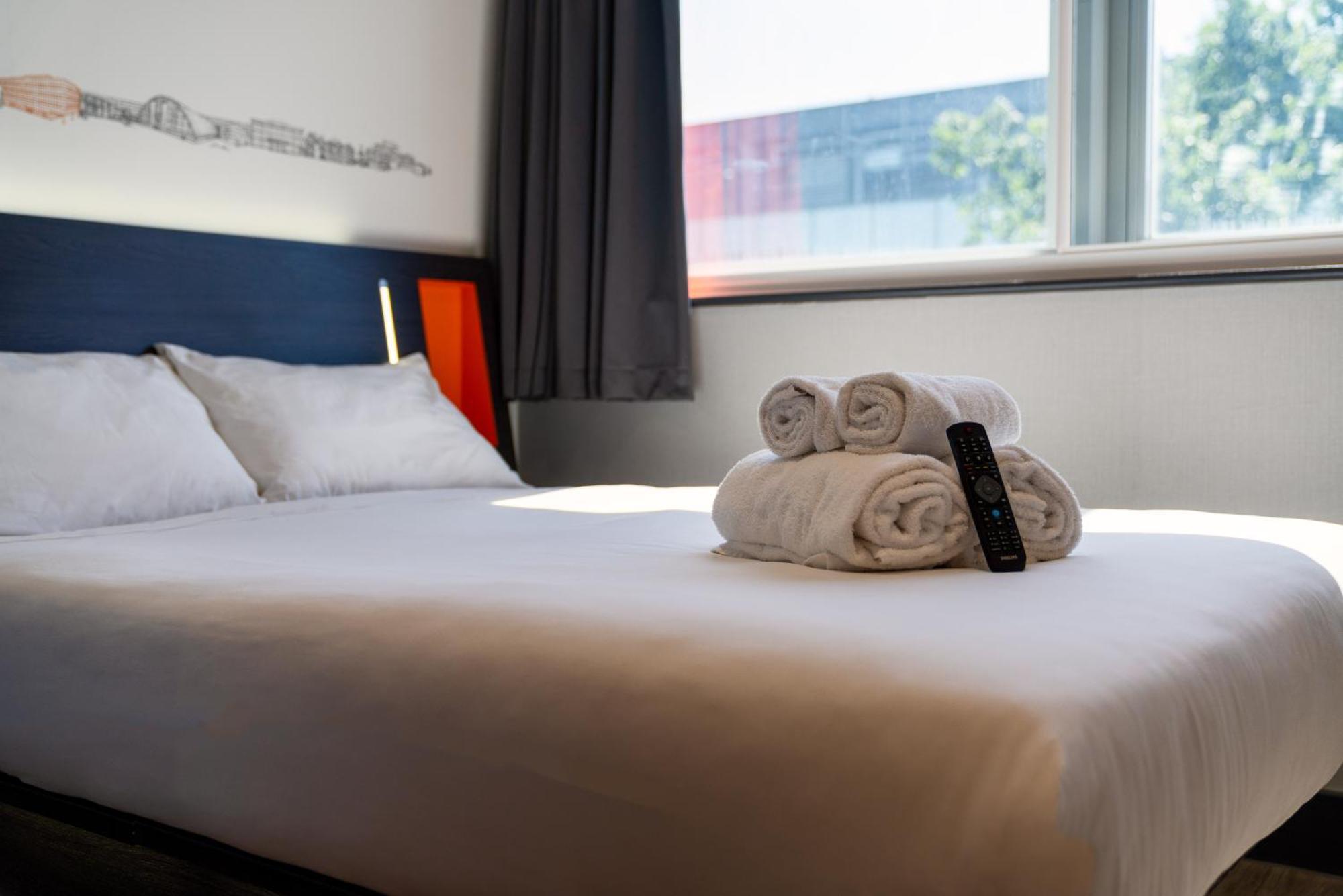 Easyhotel Milton Keynes Bilik gambar