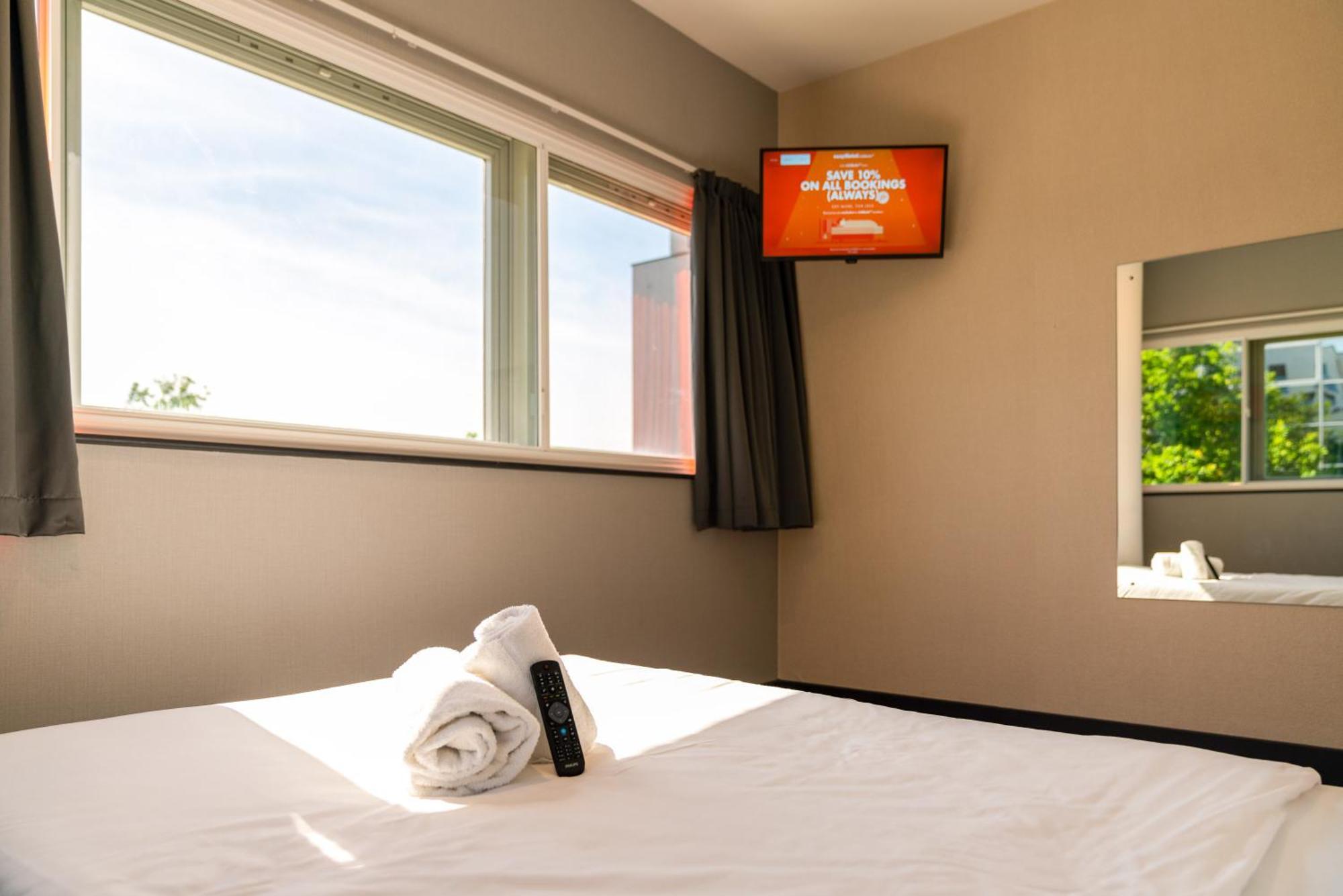 Easyhotel Milton Keynes Bilik gambar