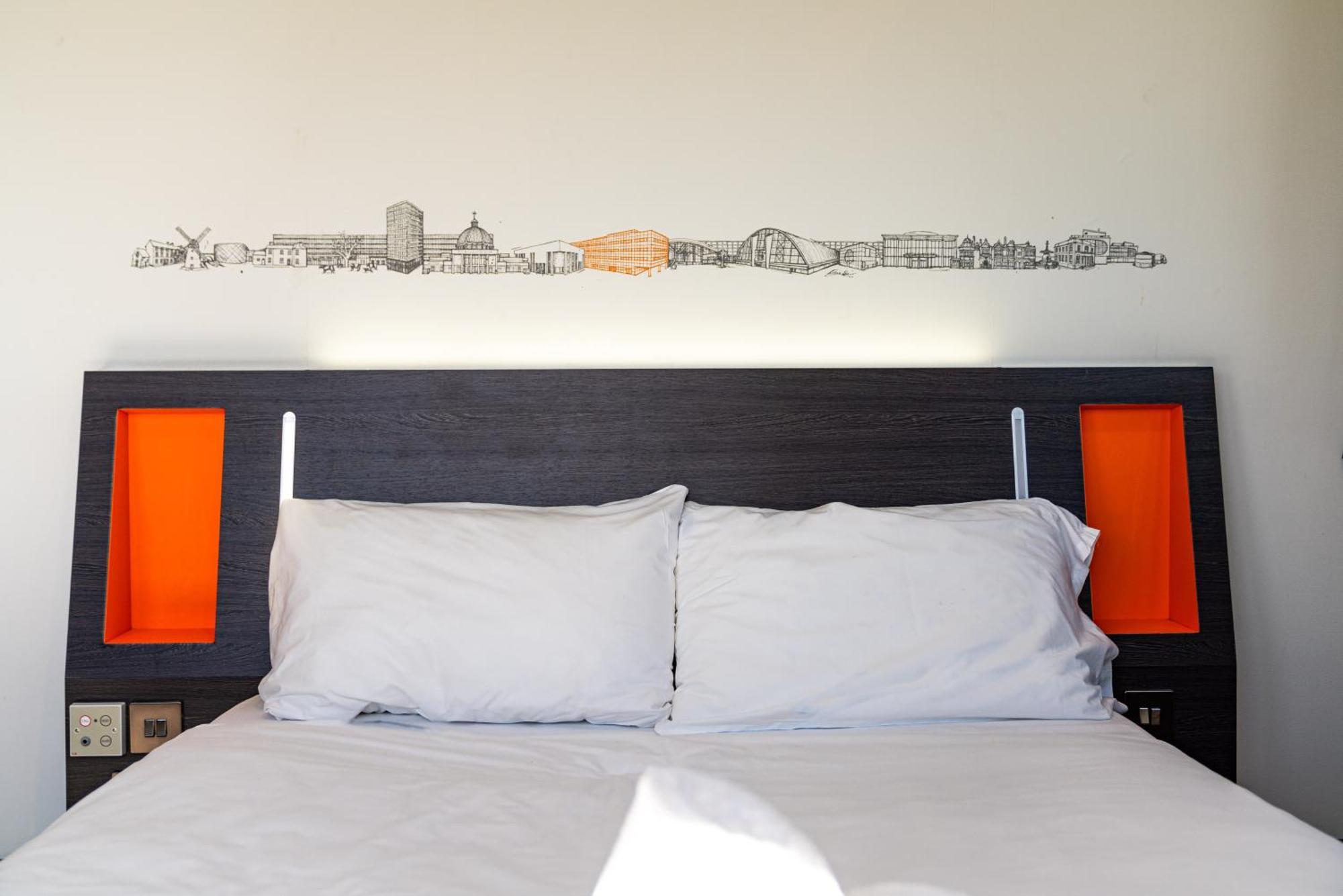 Easyhotel Milton Keynes Bilik gambar